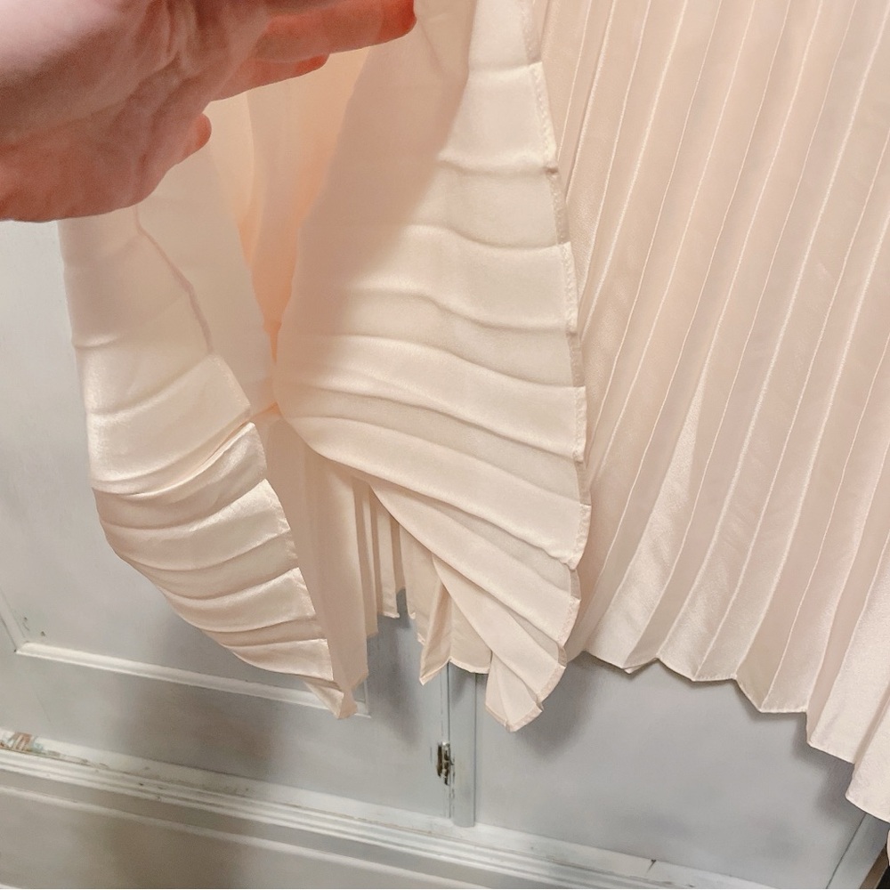 NWT Arula Elegant Cream Pleated Skirt - Picture 3 of 7